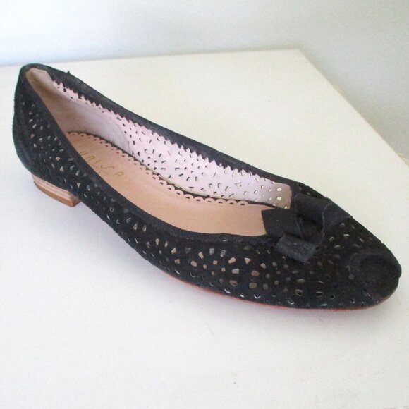 Unisa Resort Black Laser-cut Suede Ballet Flat w/ Peep Toe - Size 38 Euro - Picture 1 of 9
